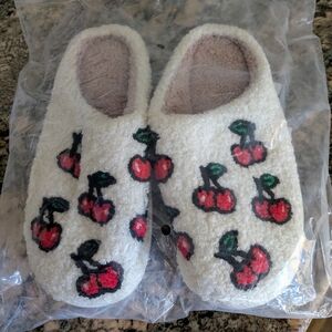 2/$18 NWT Cherries Slip-on Slippers